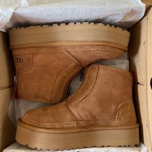 NIB Ugg Neumel platform boot- size 6